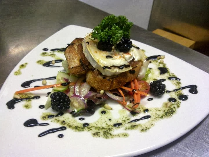 The Bully Inn Photos 2